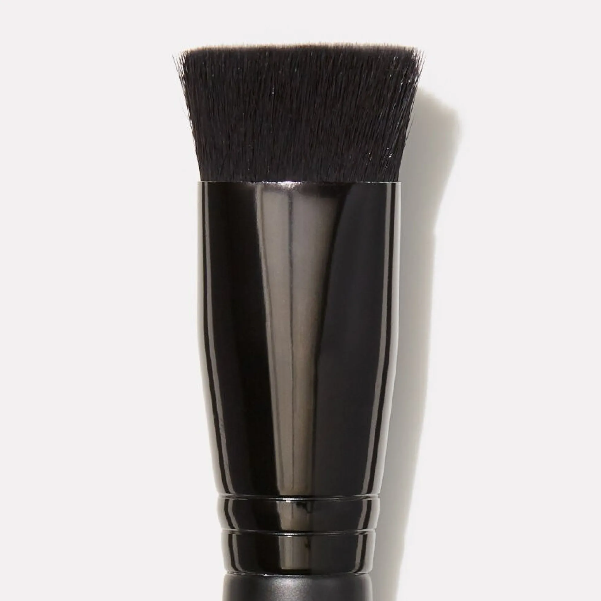 Triangular Buffing Foundation Brush